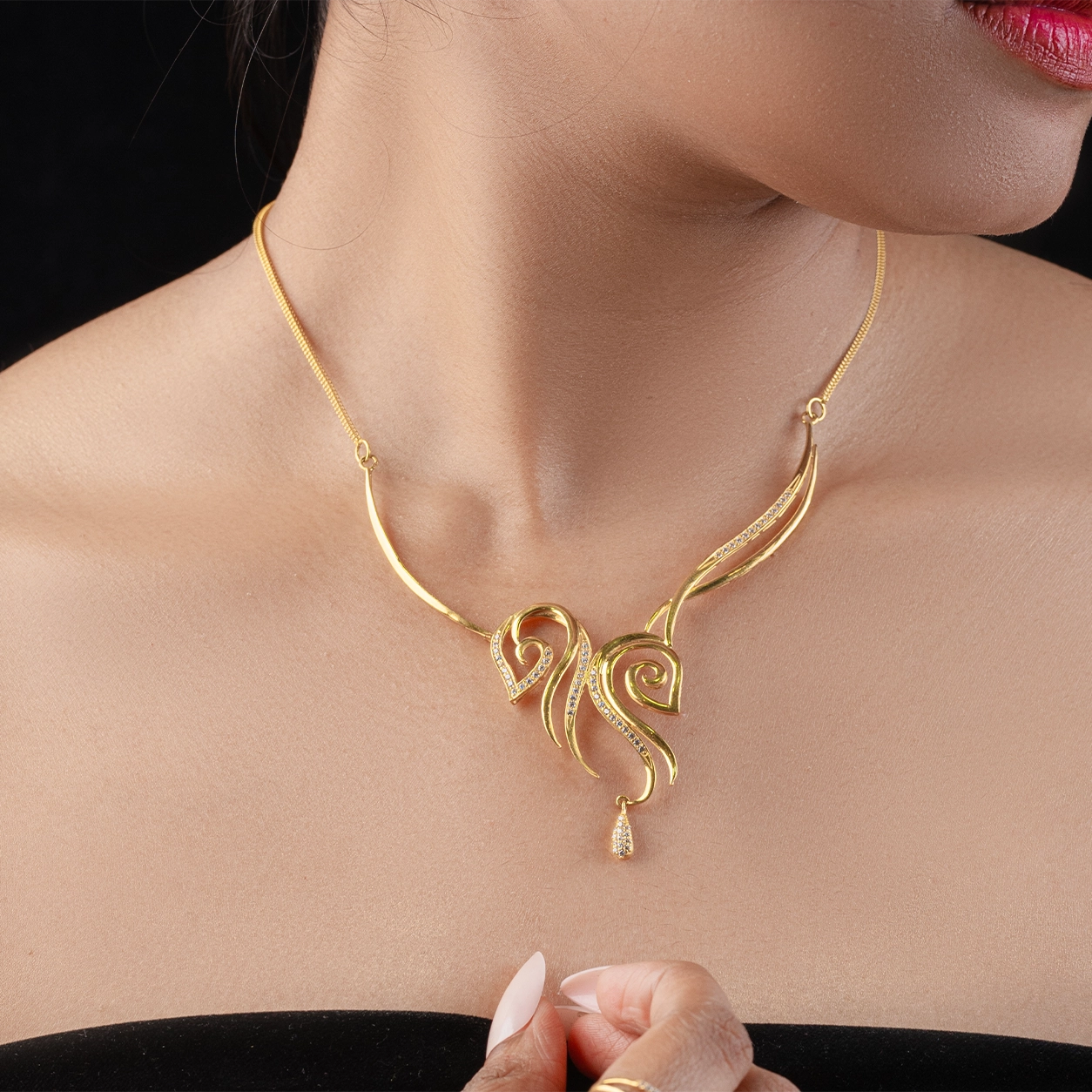 Golden Swan Necklace - Image 3