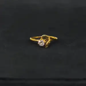 Leaf Crest Gold Ring