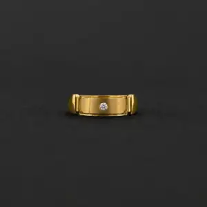 Minimal Accent Gold Ring