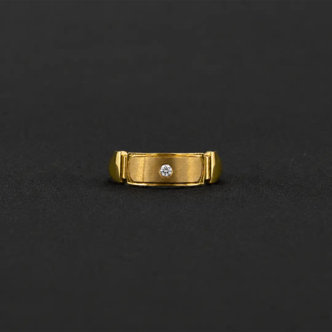 Minimal Accent Gold Ring