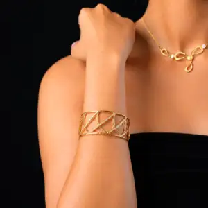 new-ganesha-elara-wave-bangle